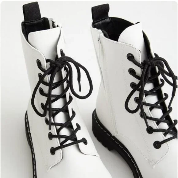 Torrid Size 10 "Stevie" White Chunky Combat Boot Black Sole & Black Laces NIB - Picture 3 of 14